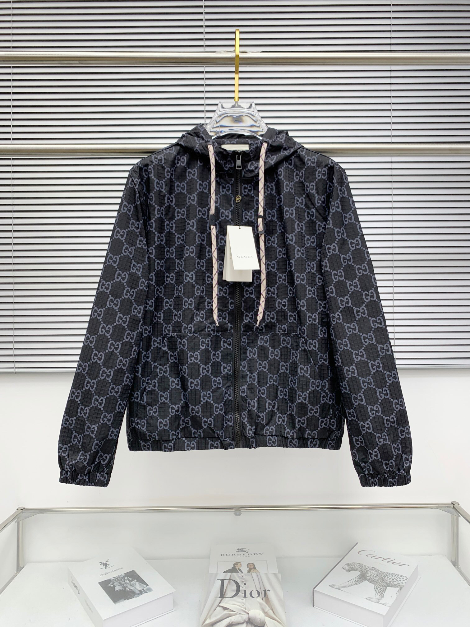 Gucci Clothing-345