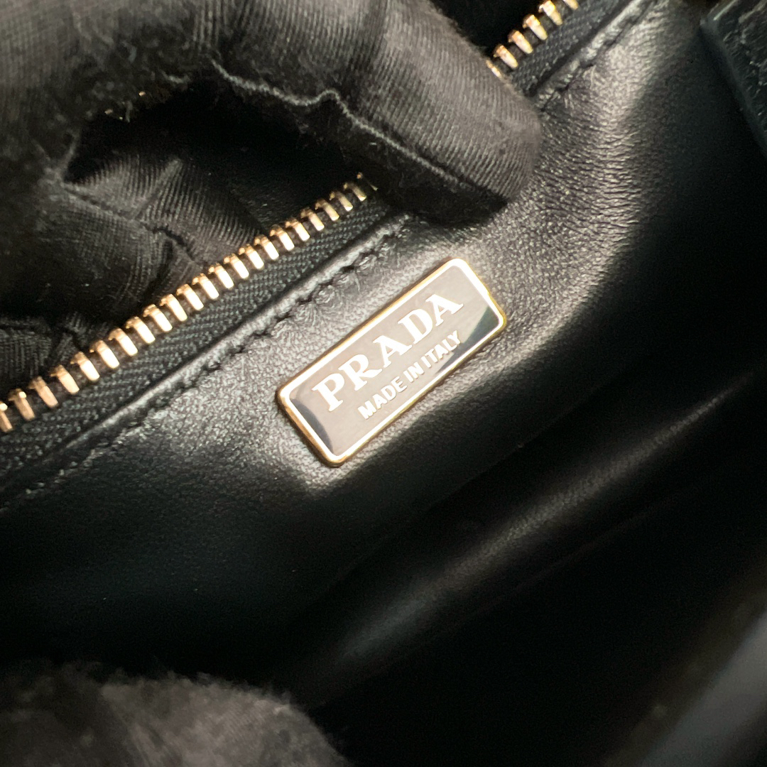Prada bag-182