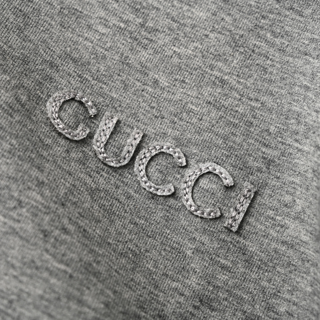 Gucci Clothing-311