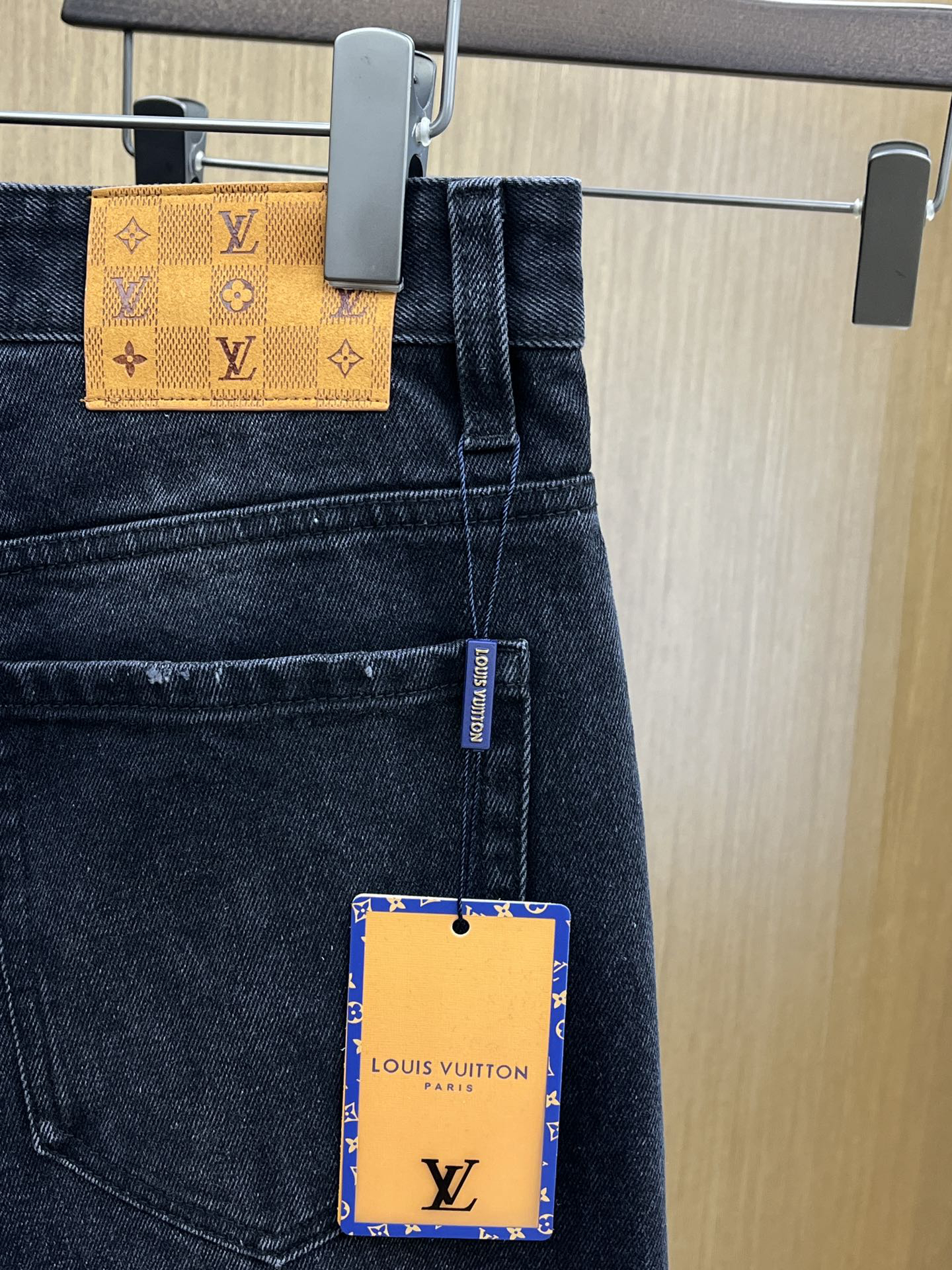 LV clothing-22