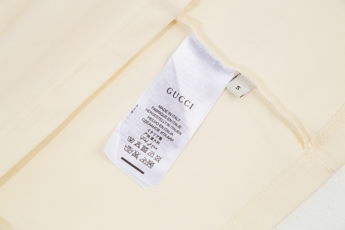Gucci clothing-44