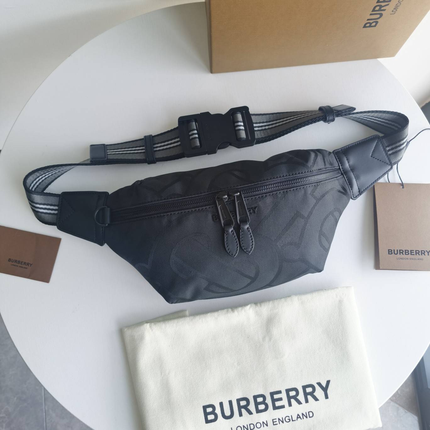 Burberry bag-80