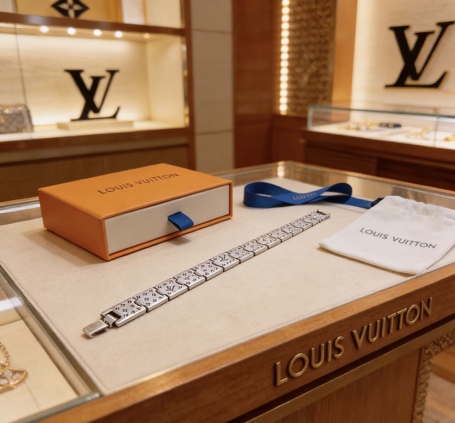LV Bracelet-47