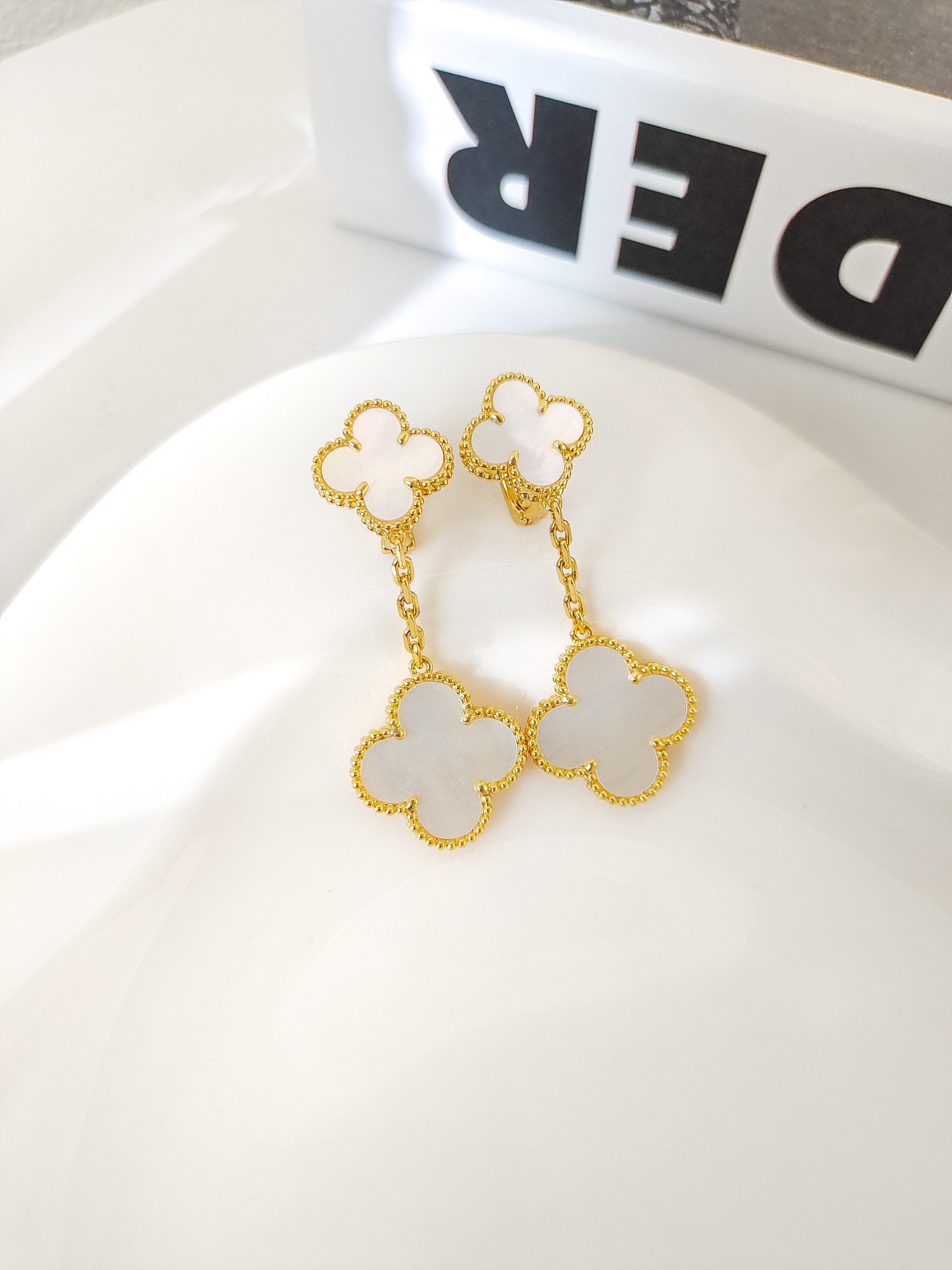 Van Cleef & Arpels earring-123
