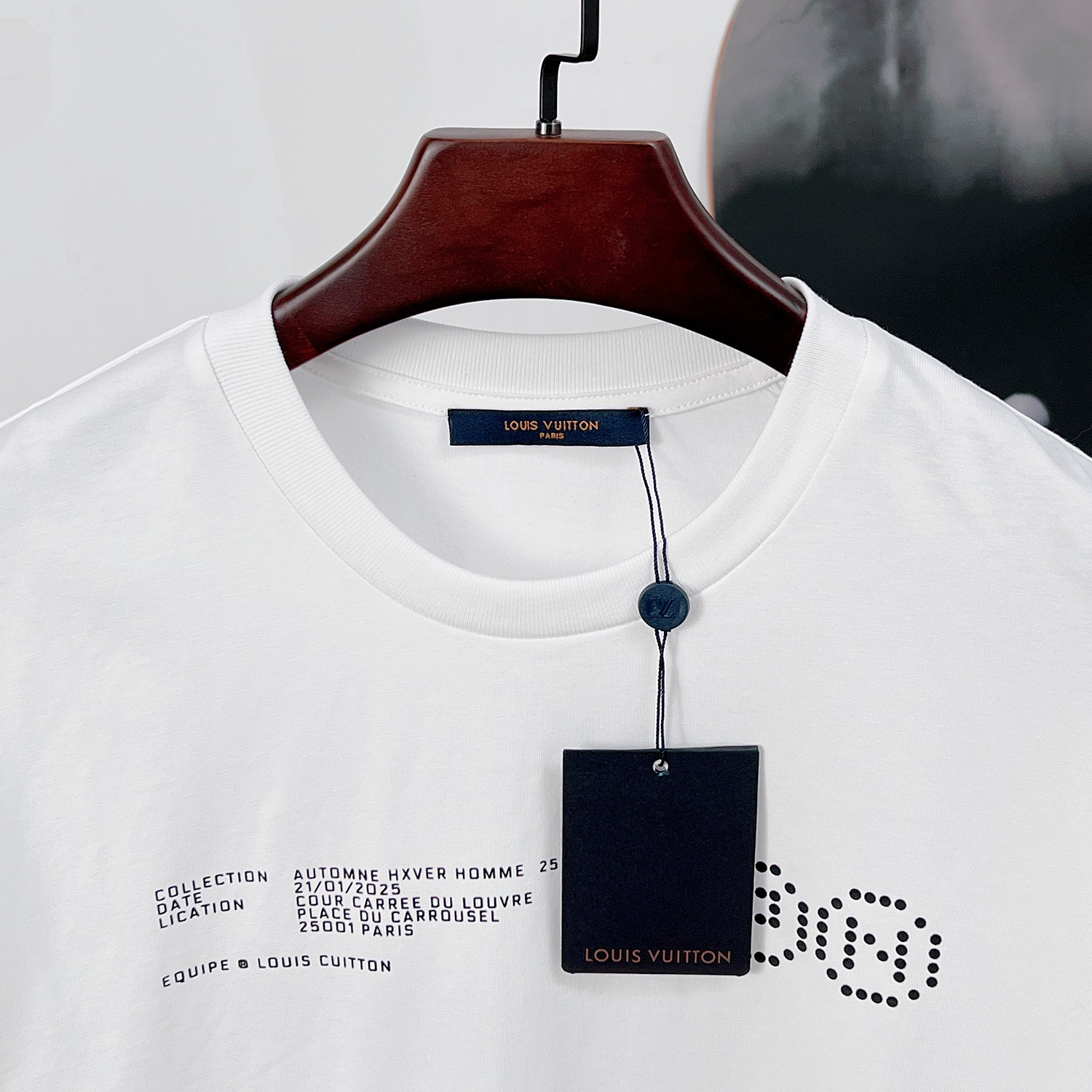 LV clothing-158