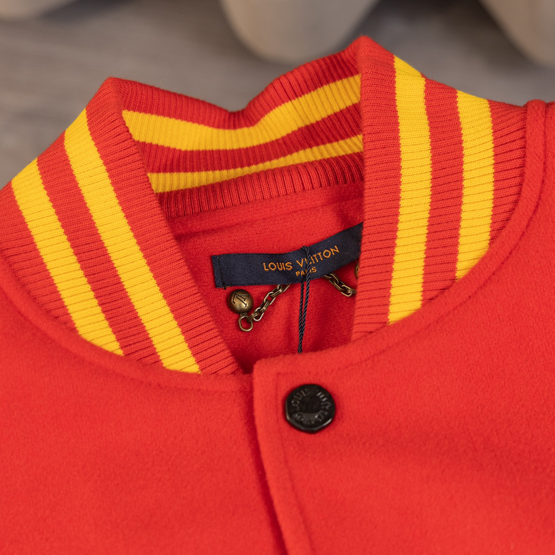 LV Clothing-312