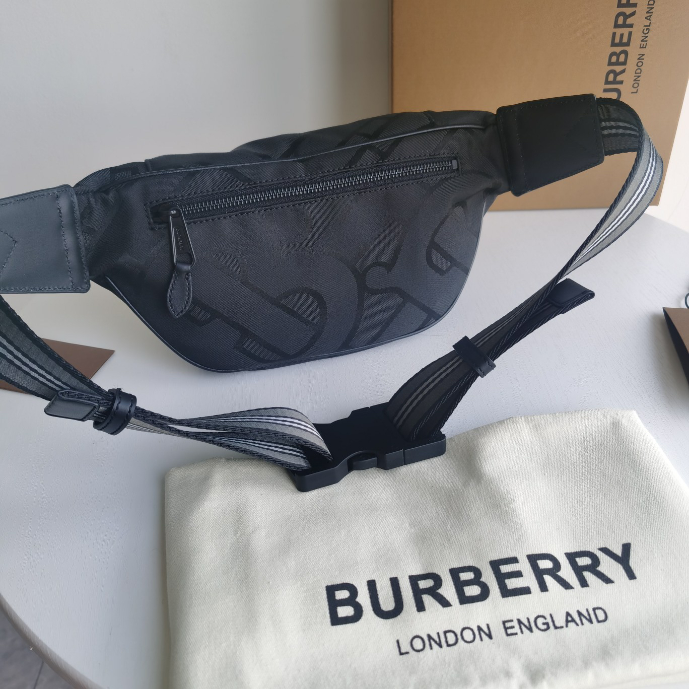 Burberry bag-80