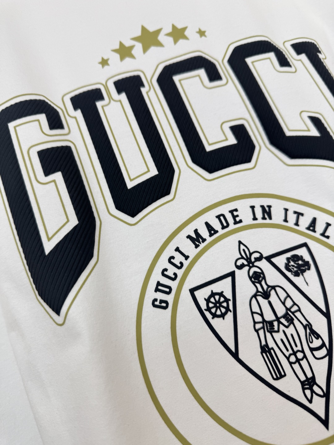 Gucci clothing-30