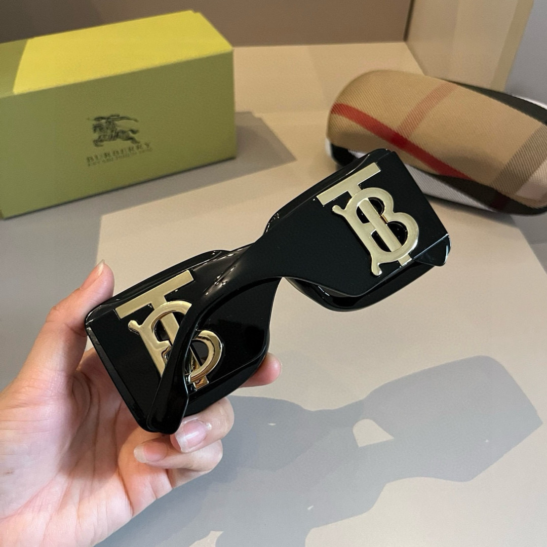 Burberry glasses-18