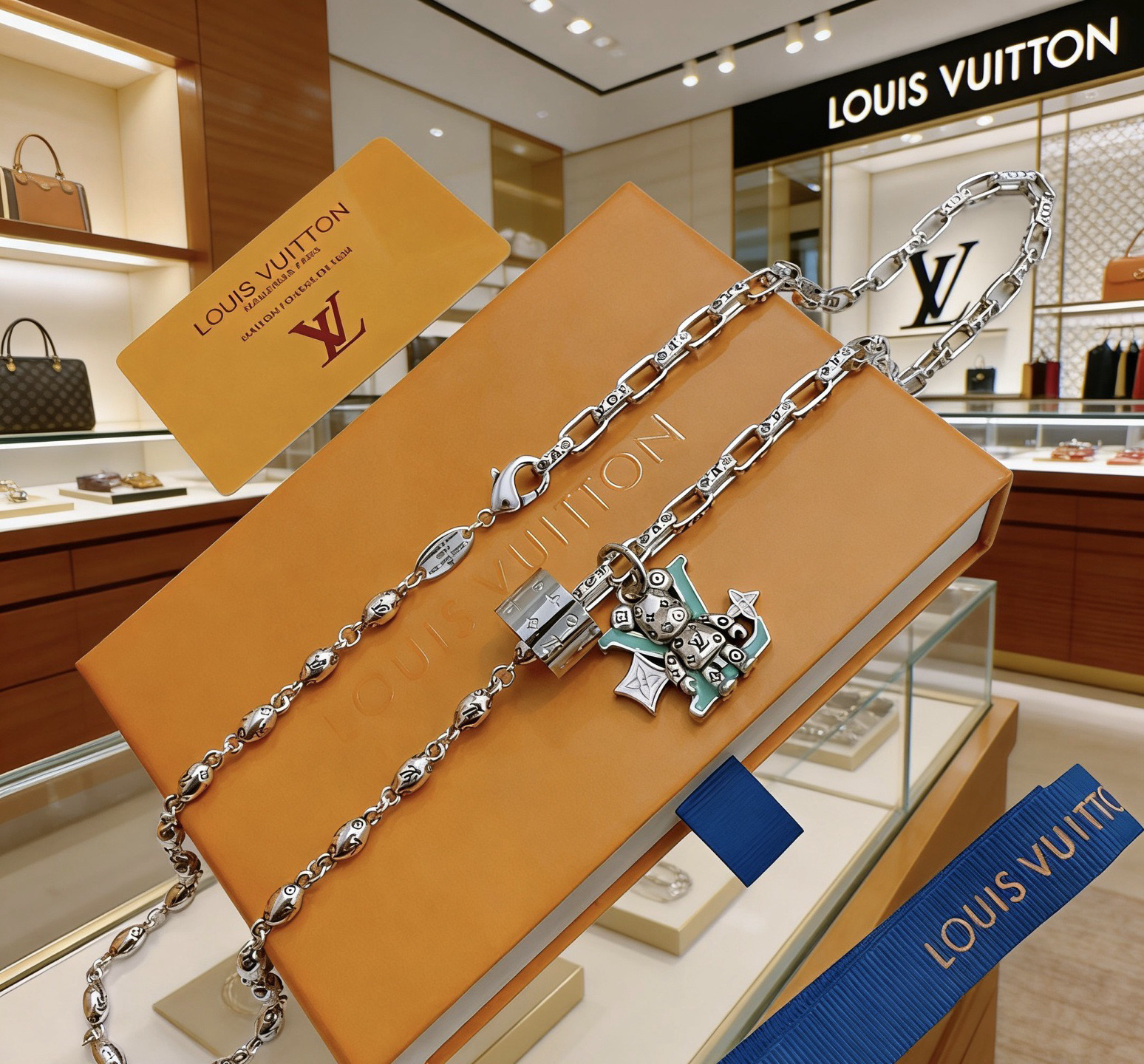 LV necklace-43