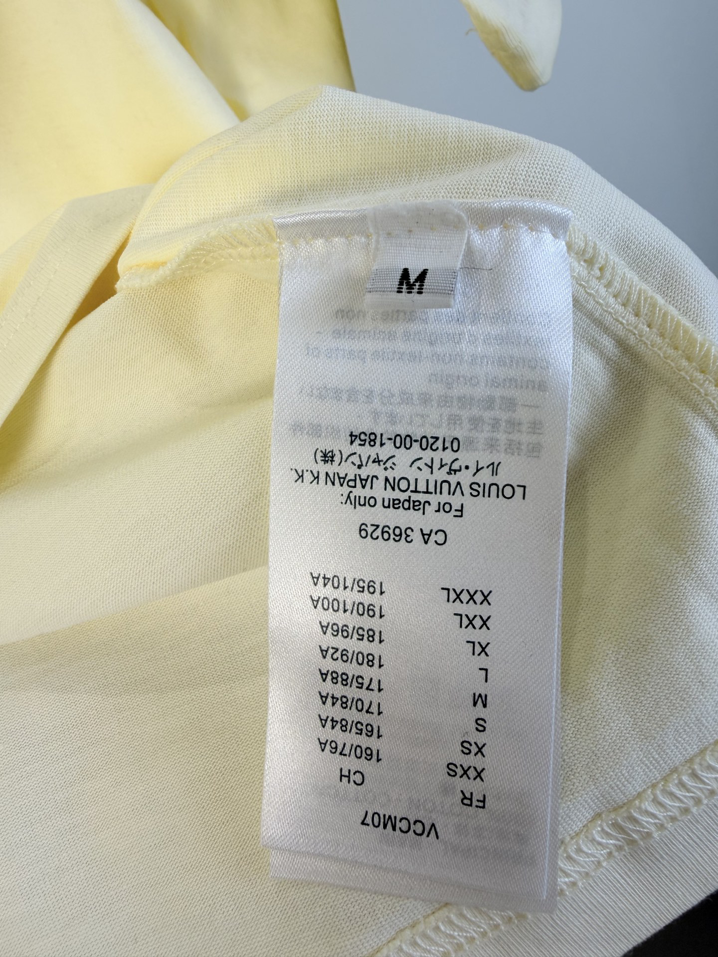LV clothing-115