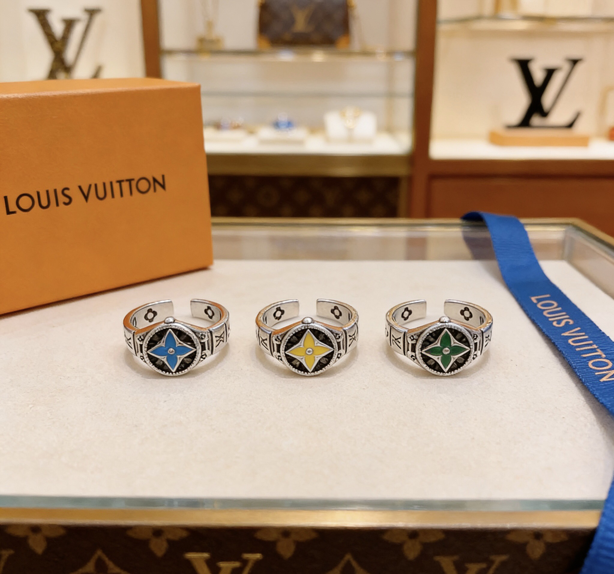 LV ring-10