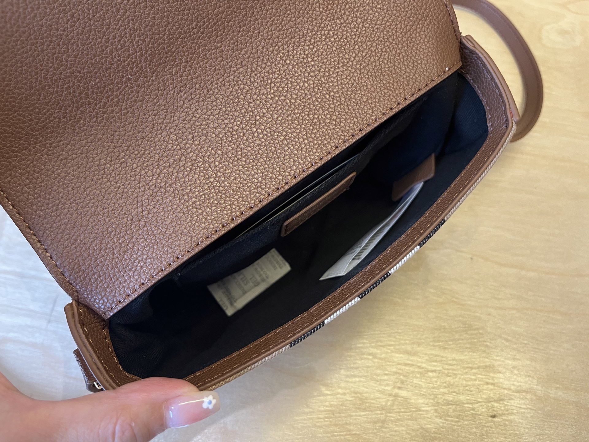 Burberry bag-134