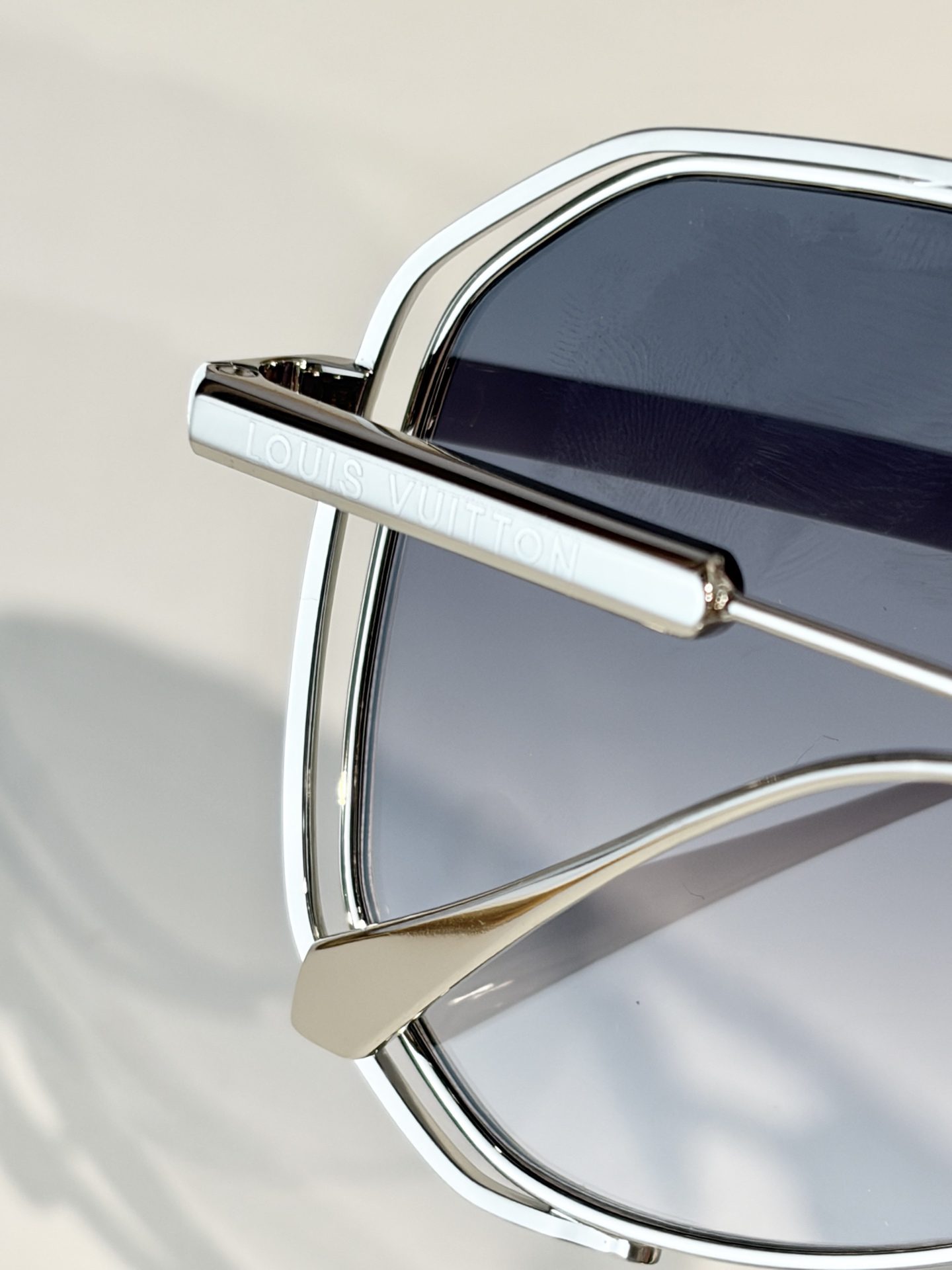 LV glasses-50