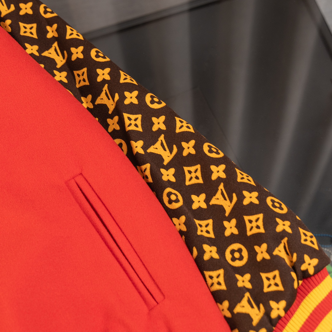 LV Clothing-312