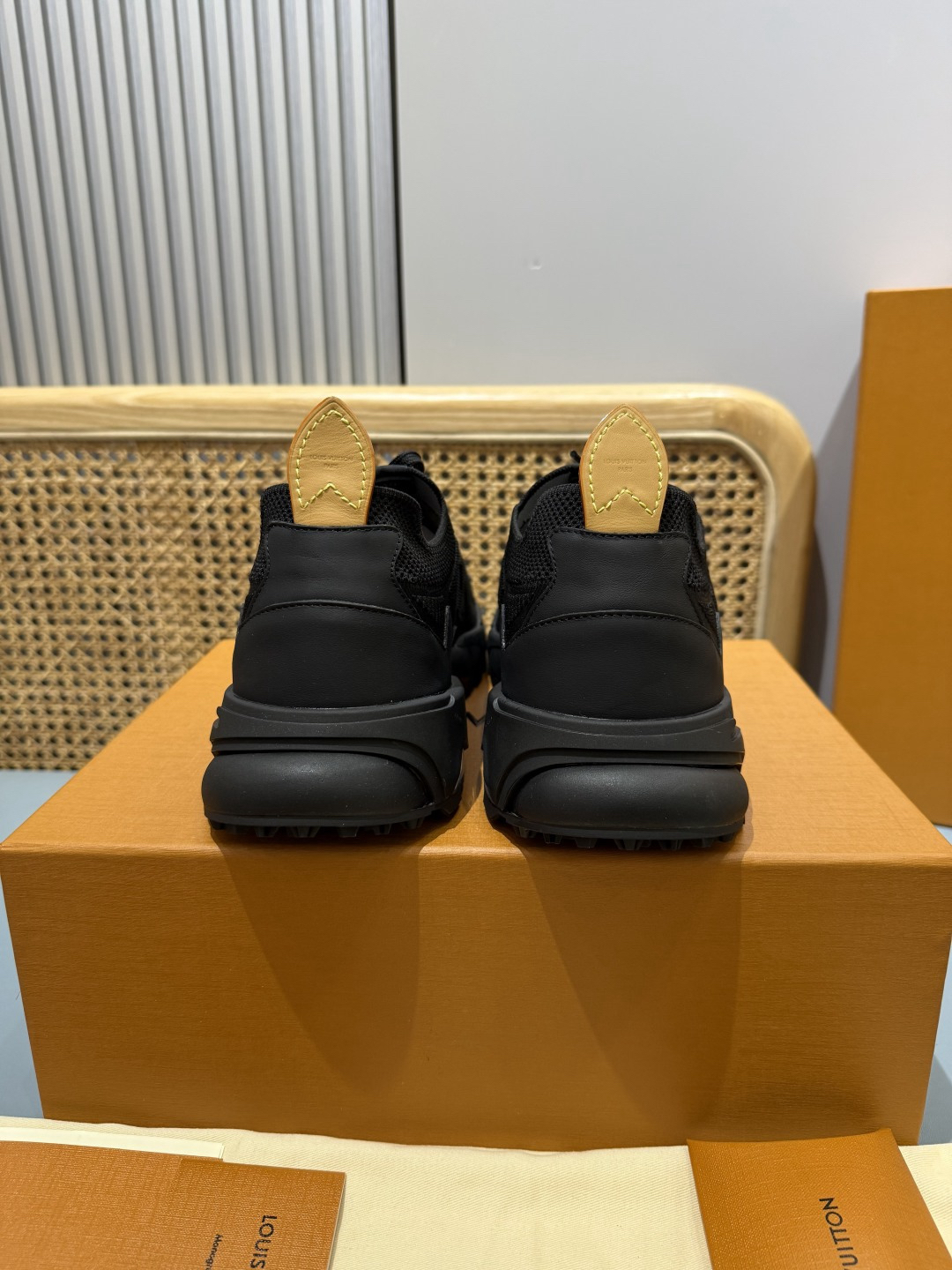 Lv Sneakers-171