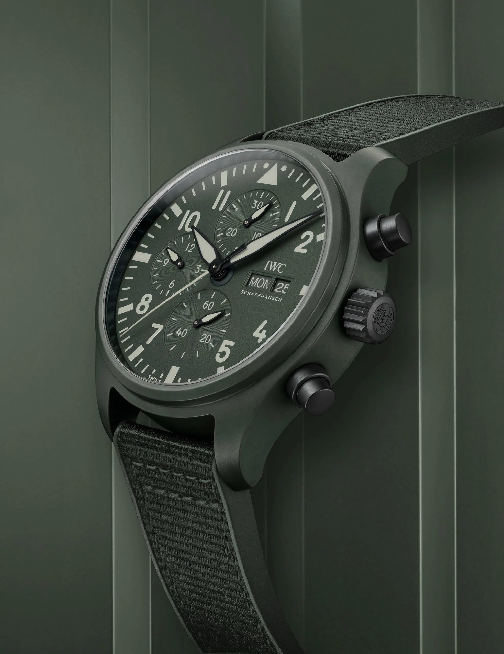 Schaffhausen Pilots watch chronograph top gun edition woodland iw389106