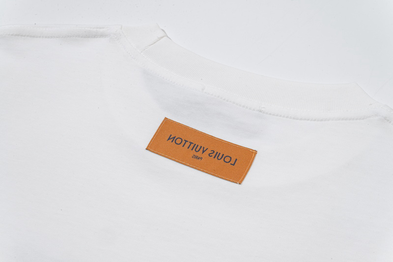 LV clothing-46