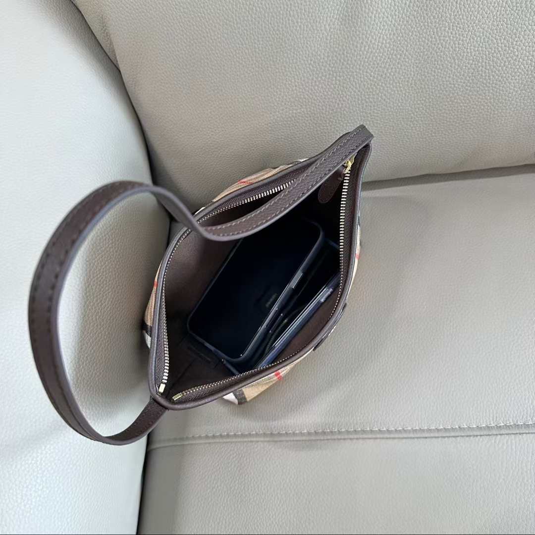 Burberry bag-55