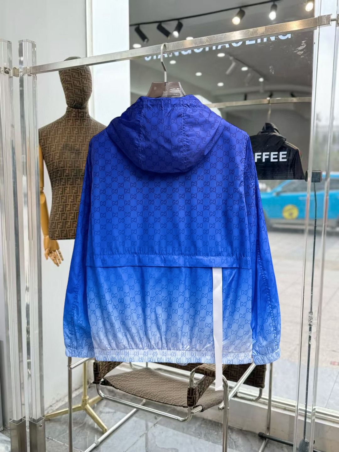 Gucci Clothing-331