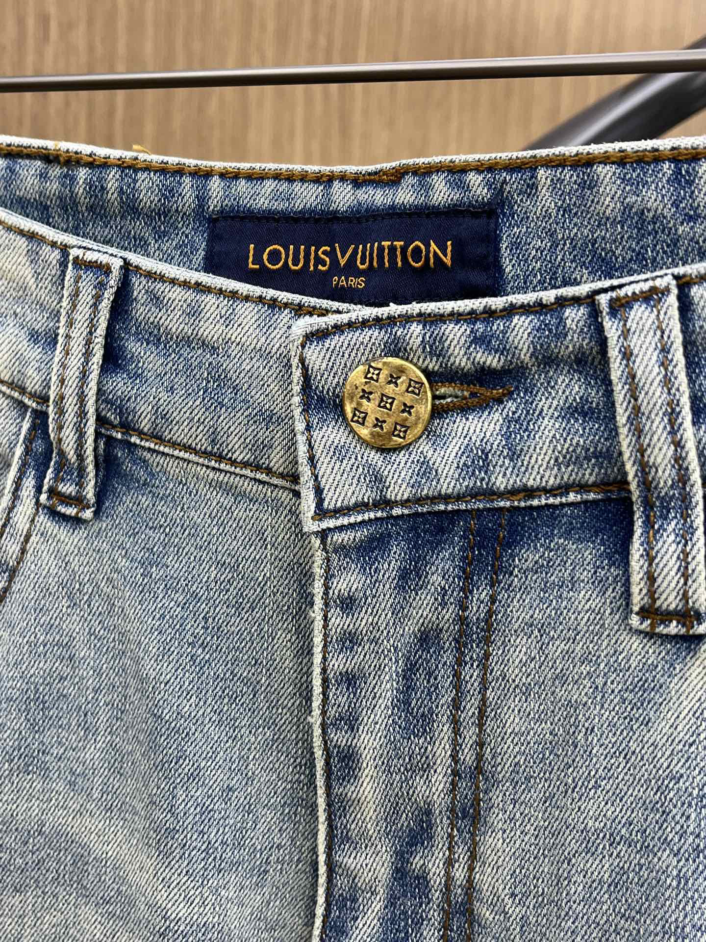 LV clothing-25