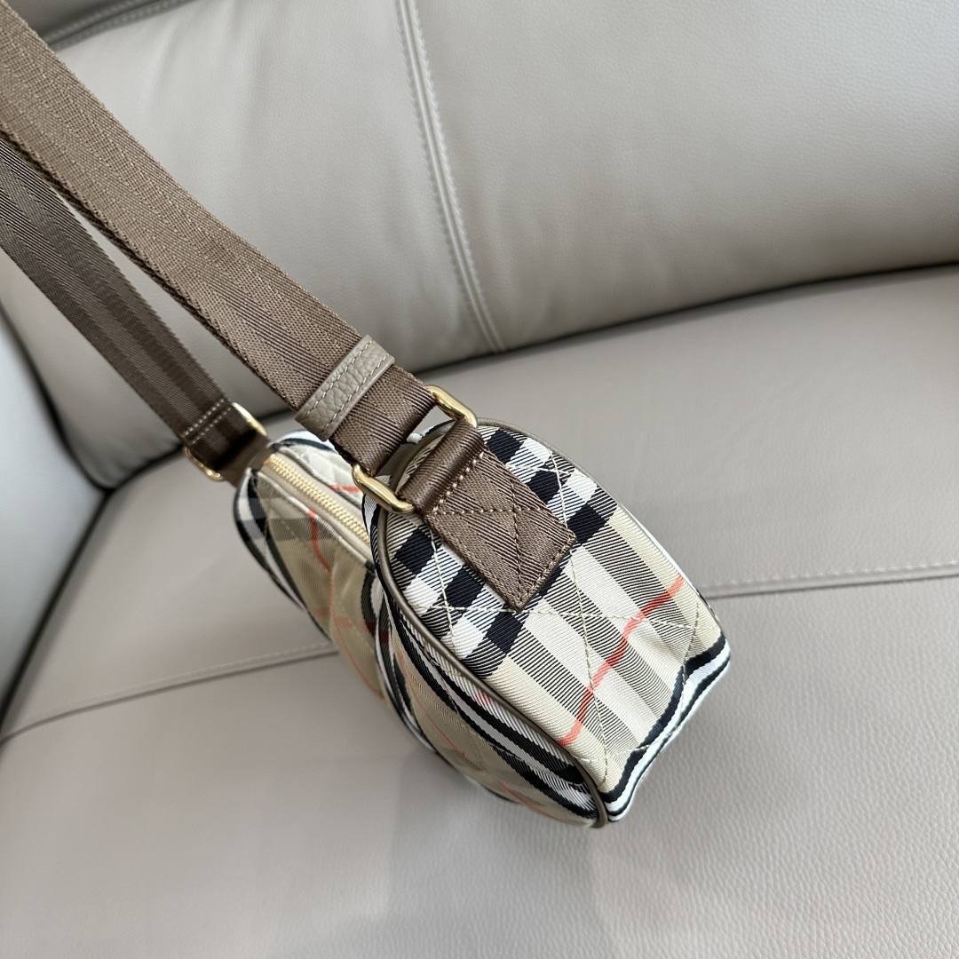 Burberry bag-42