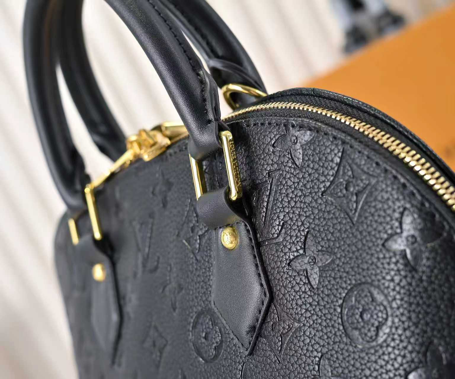 Louis Vuitton bag-150