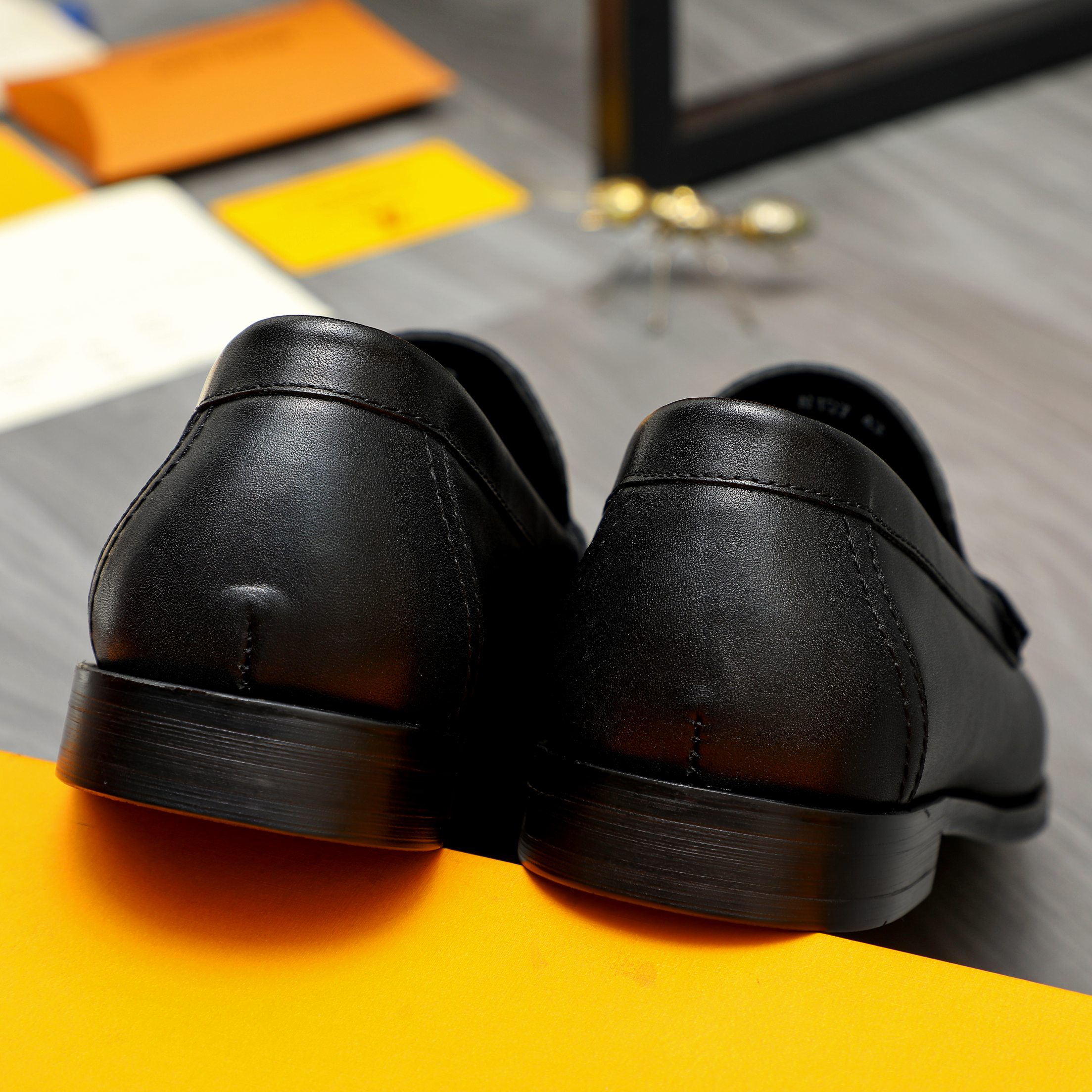 LV women's leather shoes-40