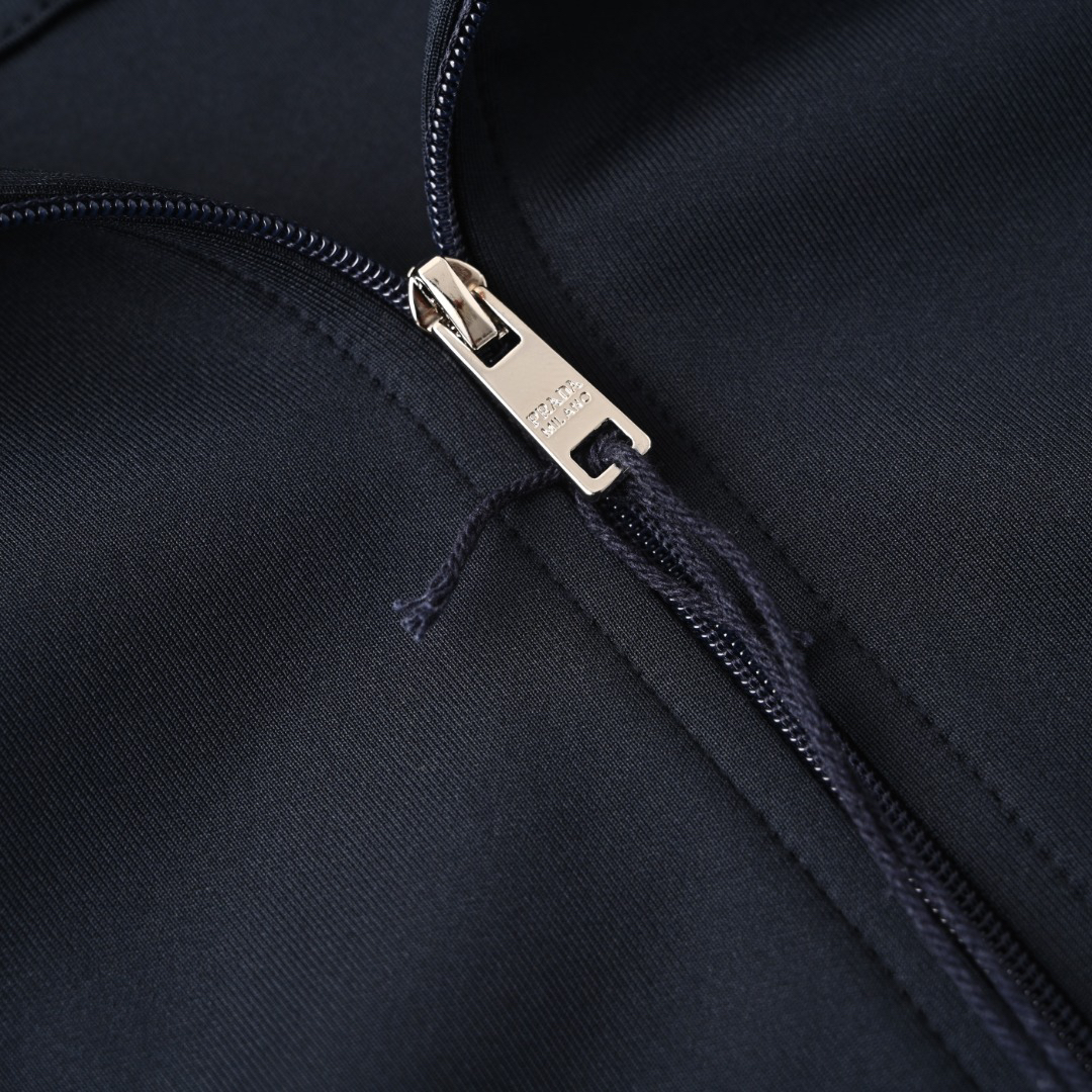 Prada Clothing-367