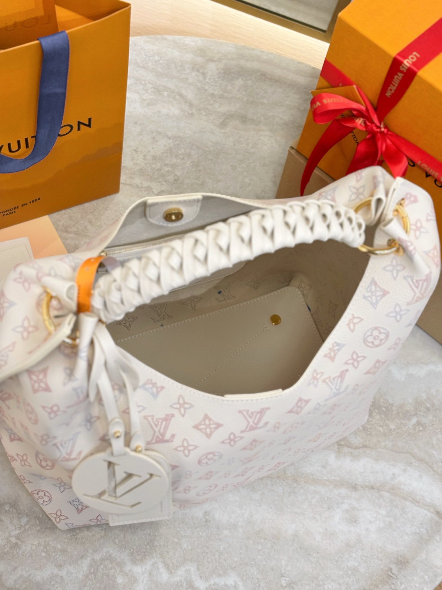 Louis Vuitton bag-179