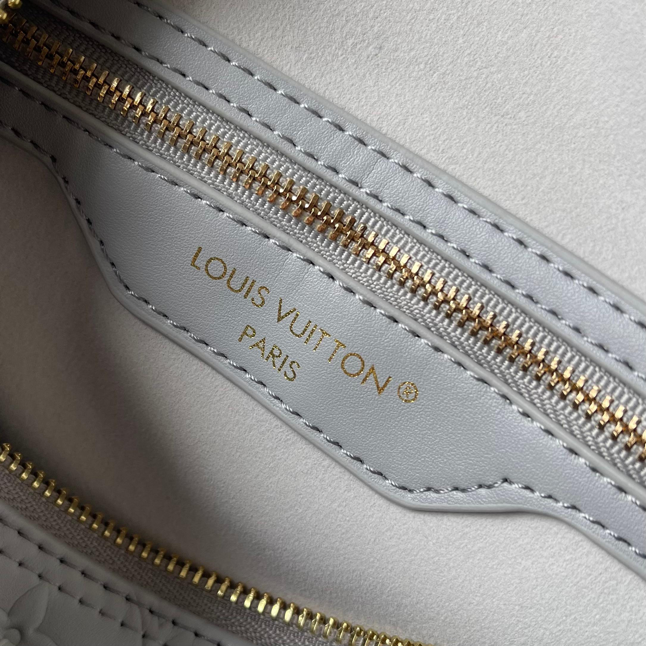 Louis Vuitton bag-128
