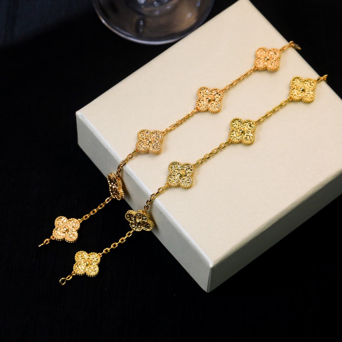 Van Cleef & Arpels Bracelet-44