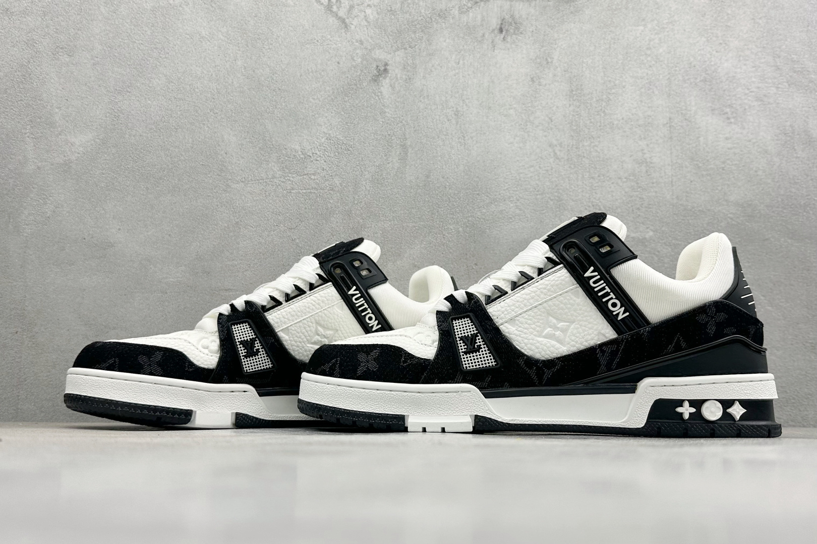 Lv Sneakers-249