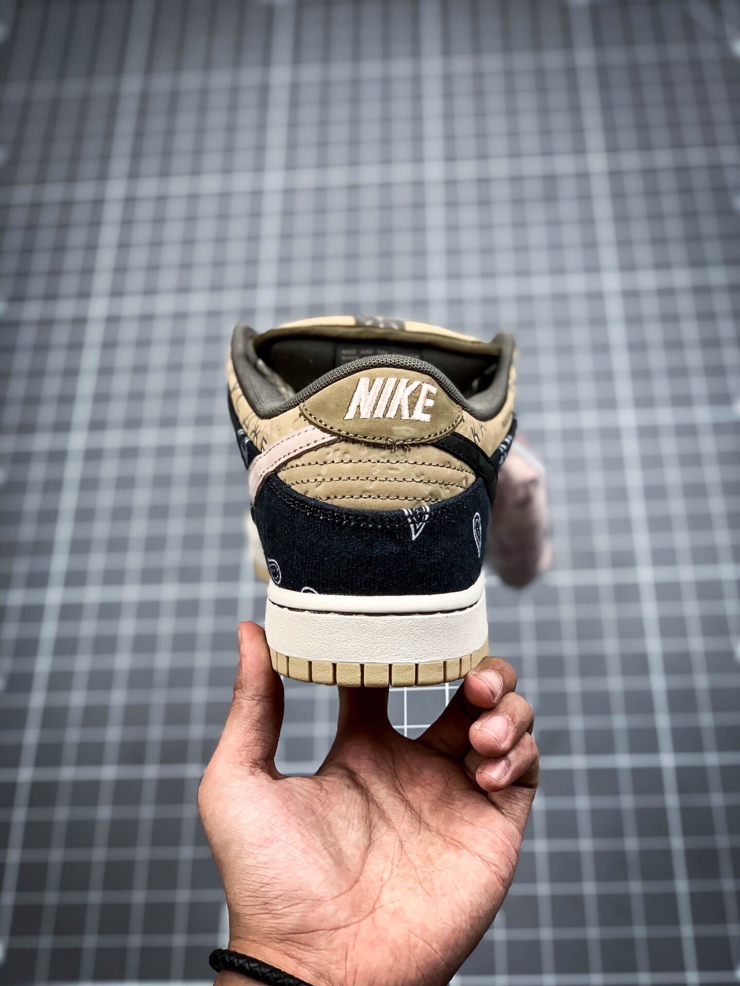Nike Sneakers-321