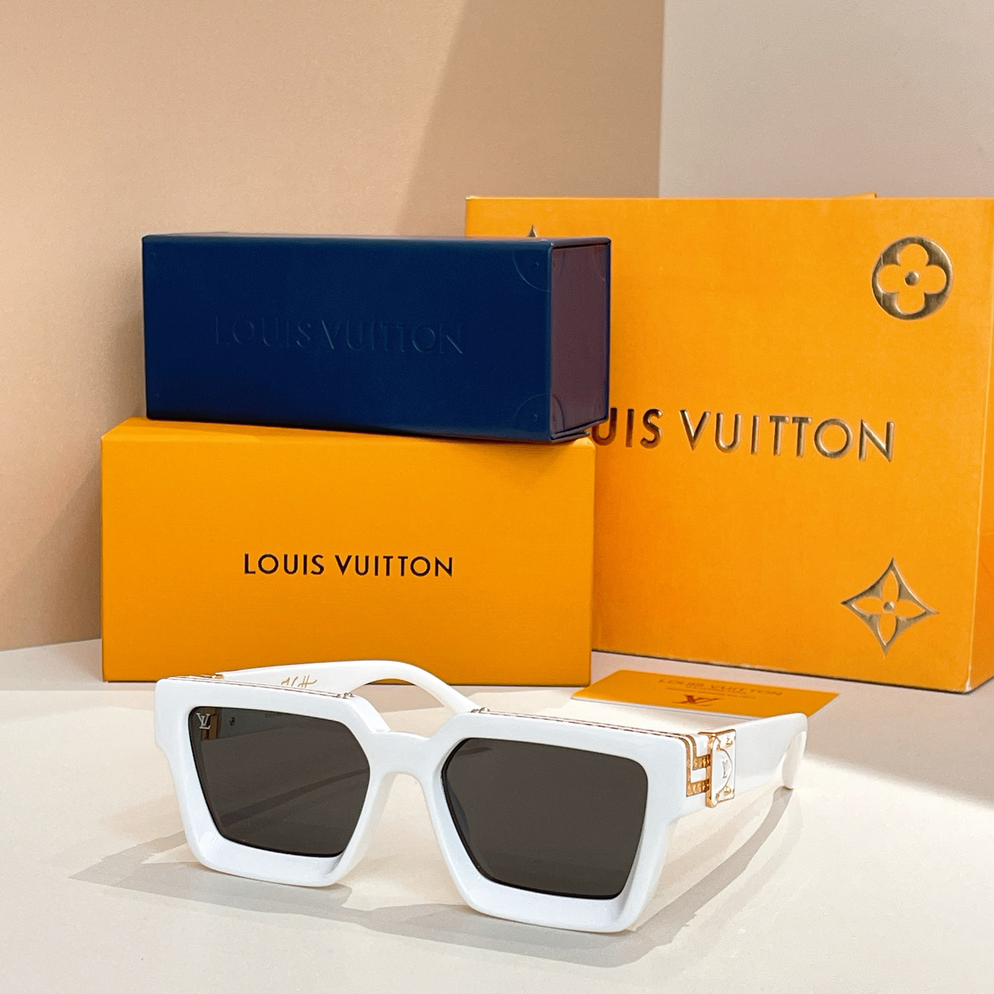 LV glasses-13