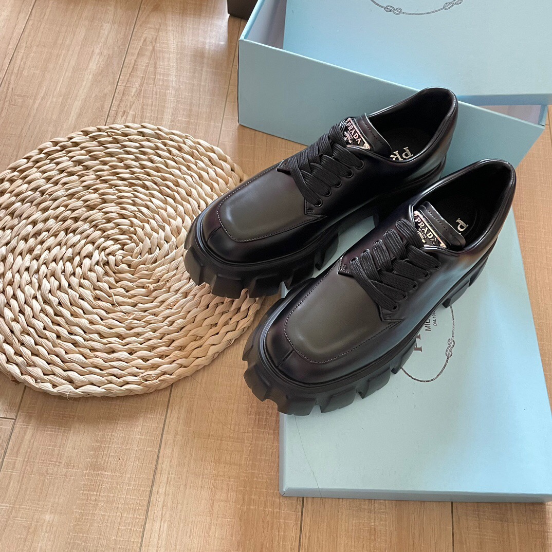 Prada women's leather shoes-40