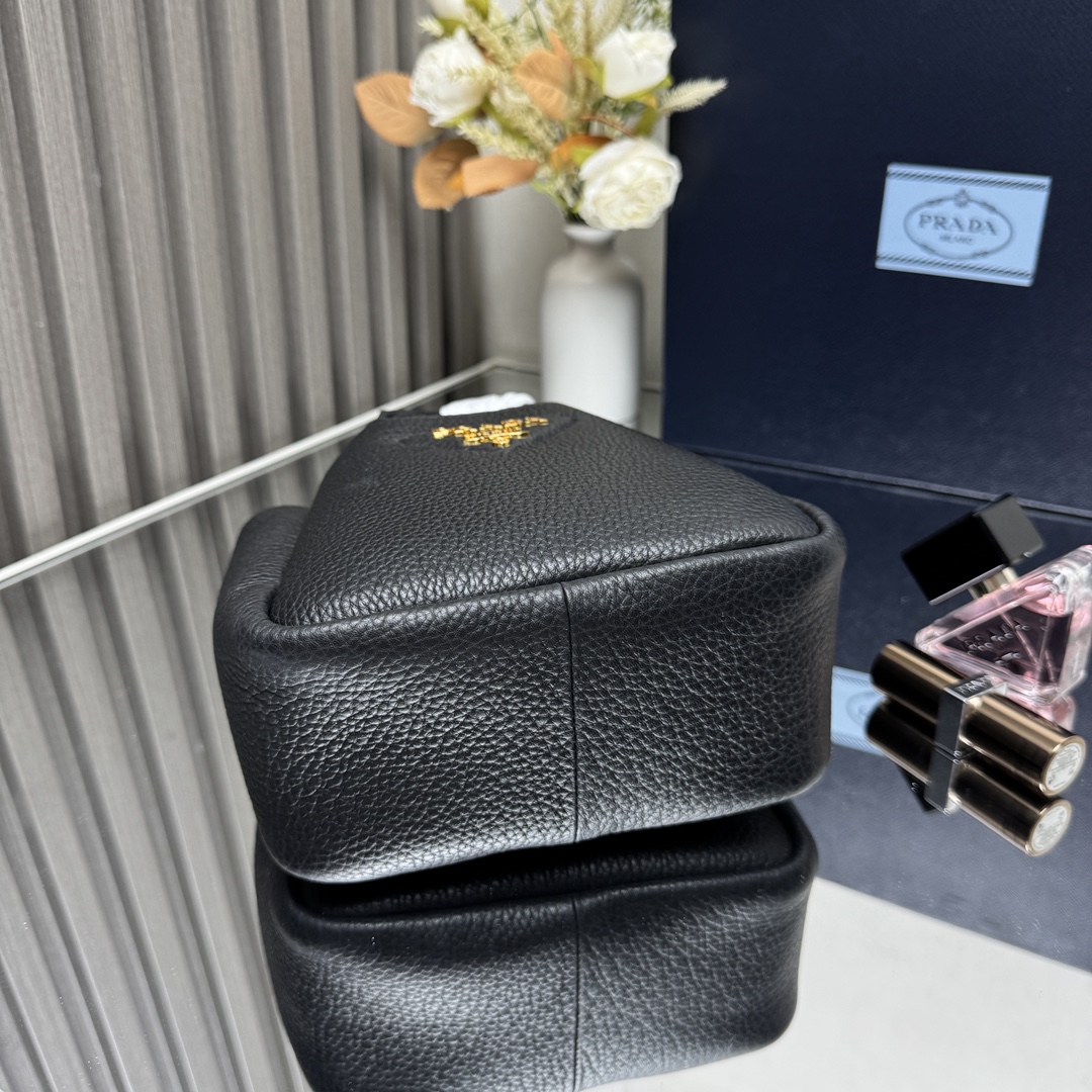 Prada bag-16