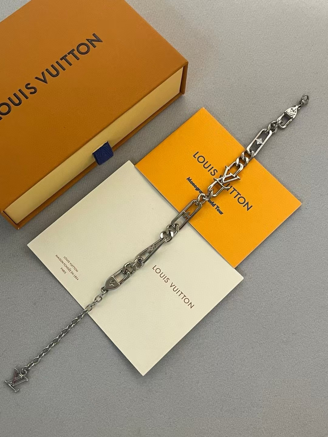 LV Bracelet-69