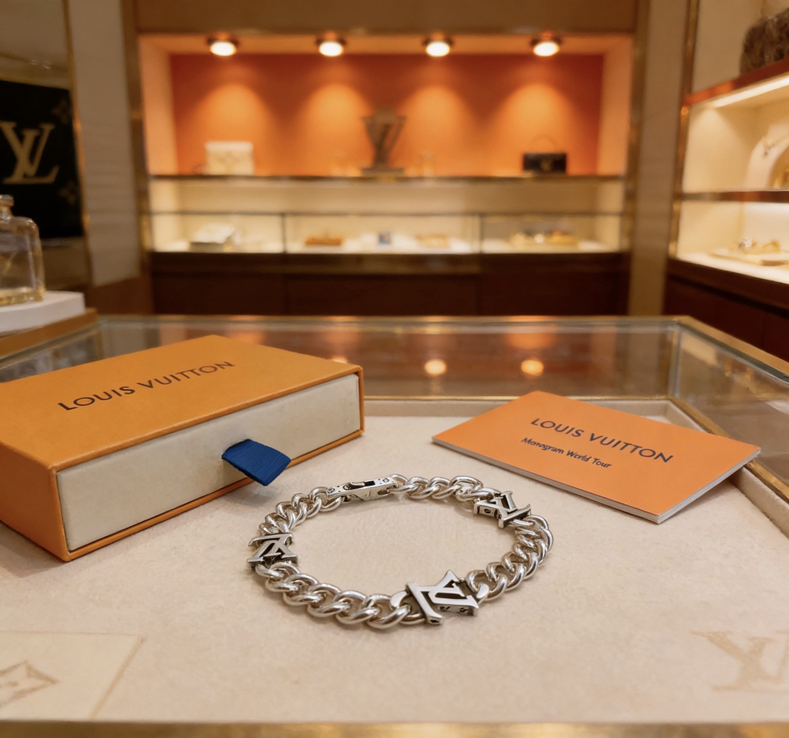 LV Bracelet-91