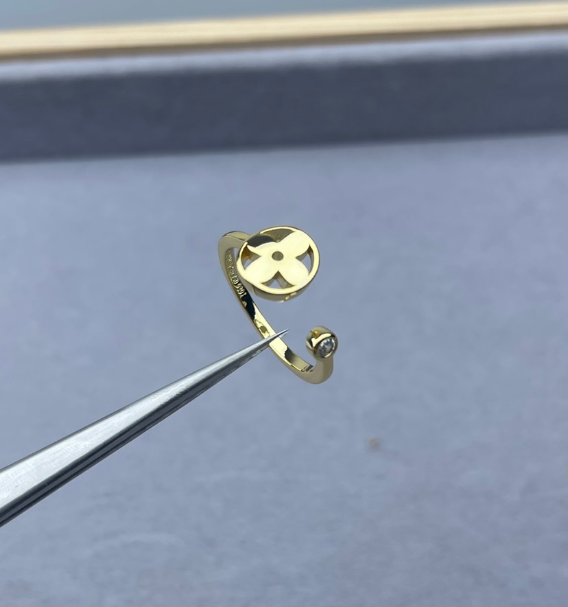 LV ring-44