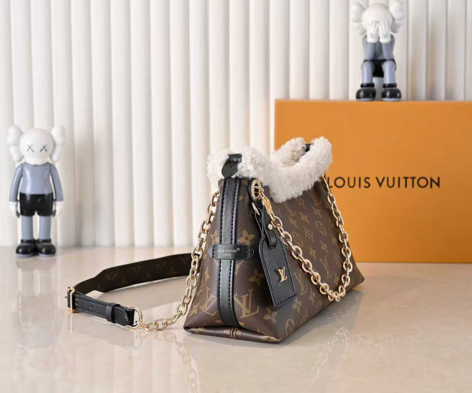 Louis Vuitton bag-136