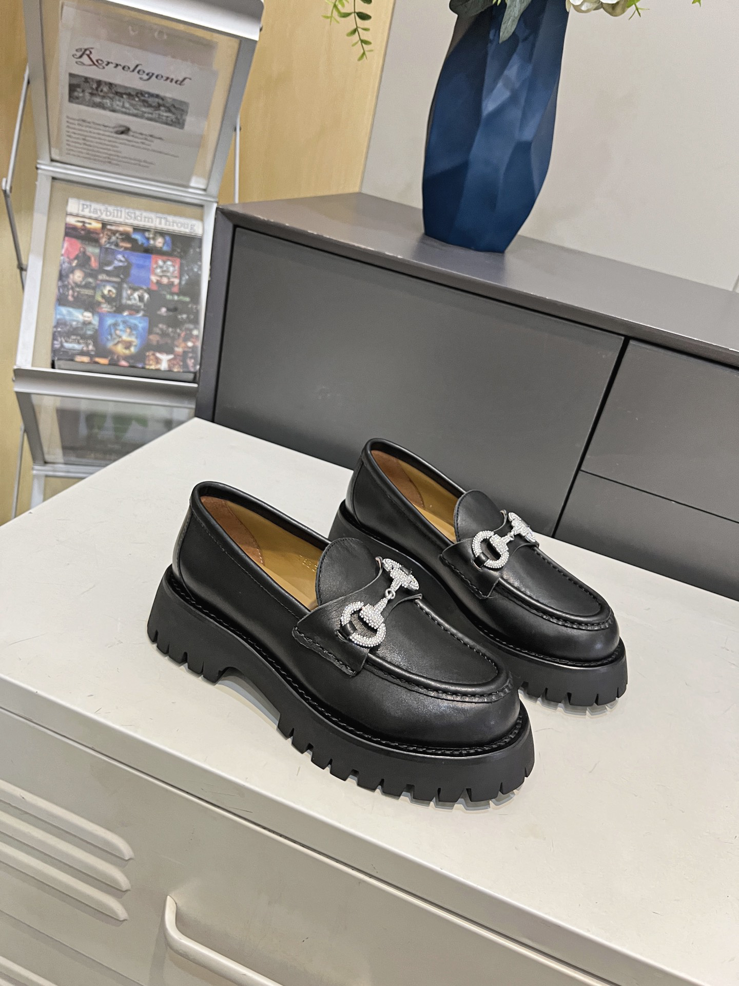 Gucci women's leather shoes-12
