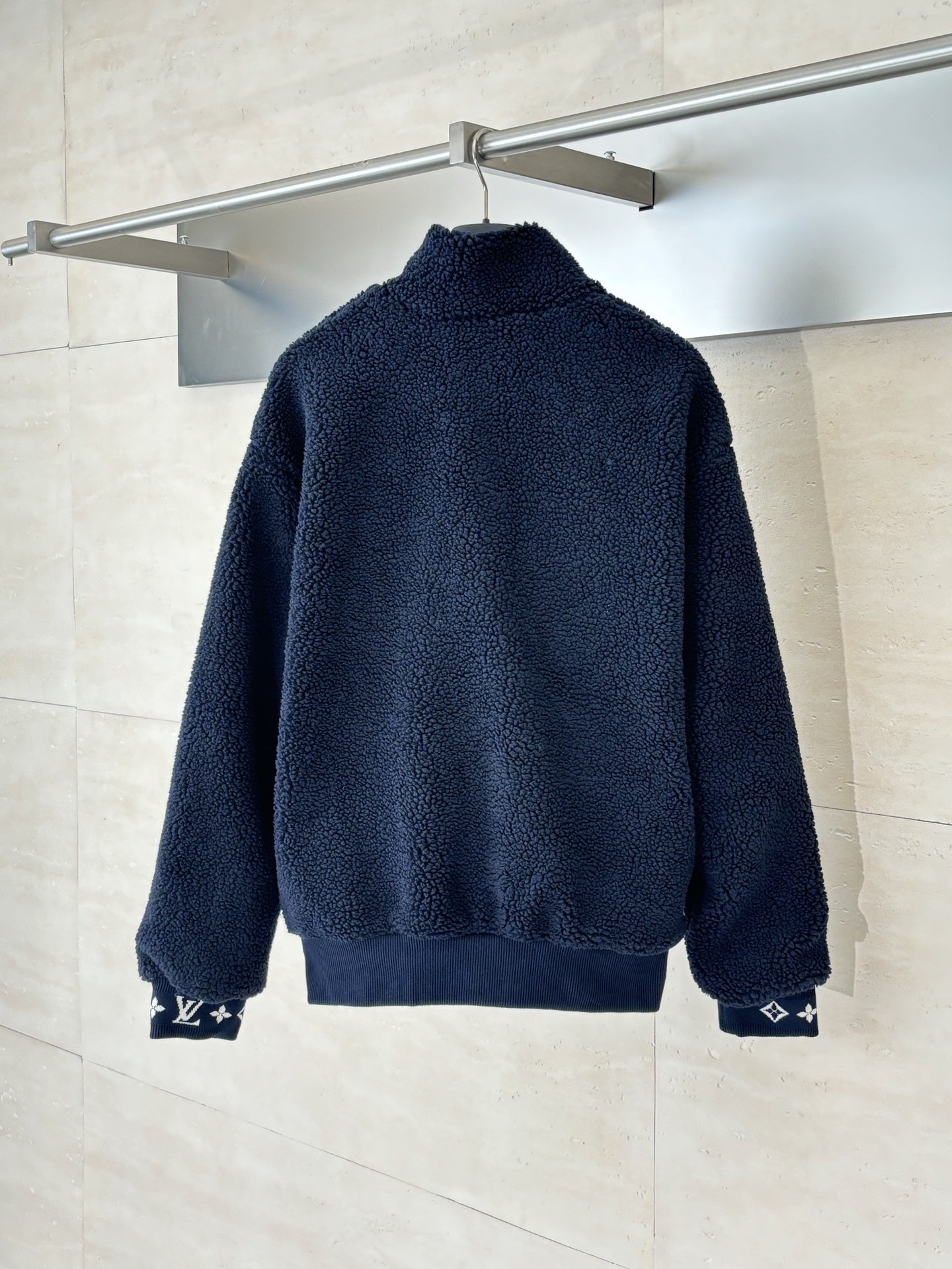 LV Clothing-298