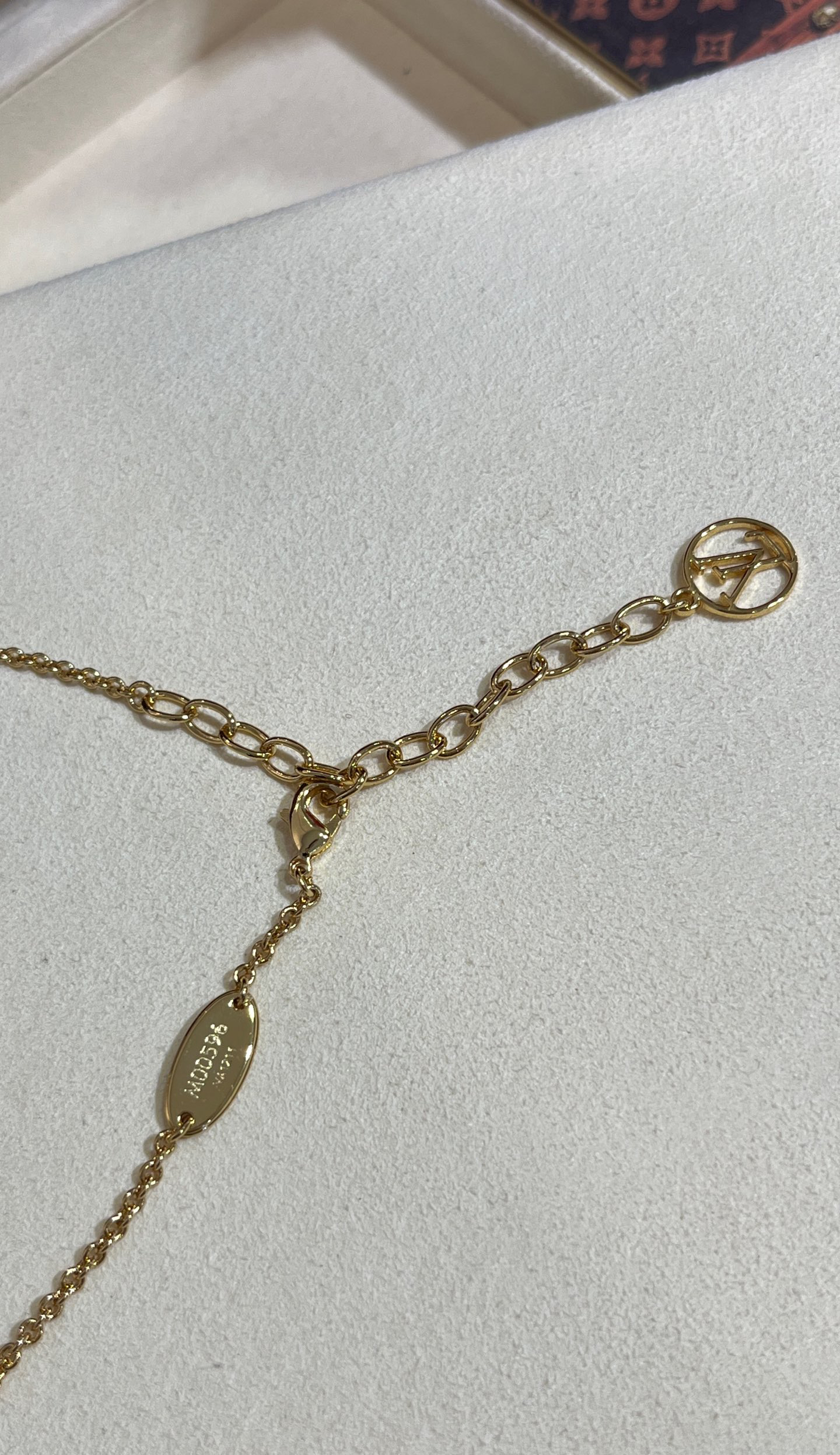 LV necklace-71