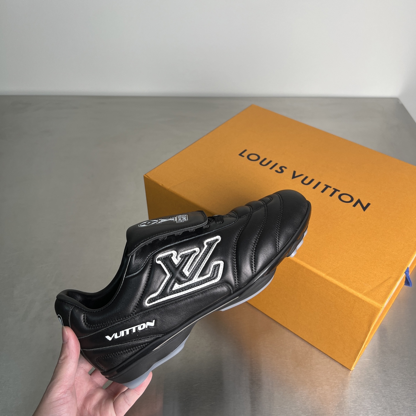 Lv Sneakers-241