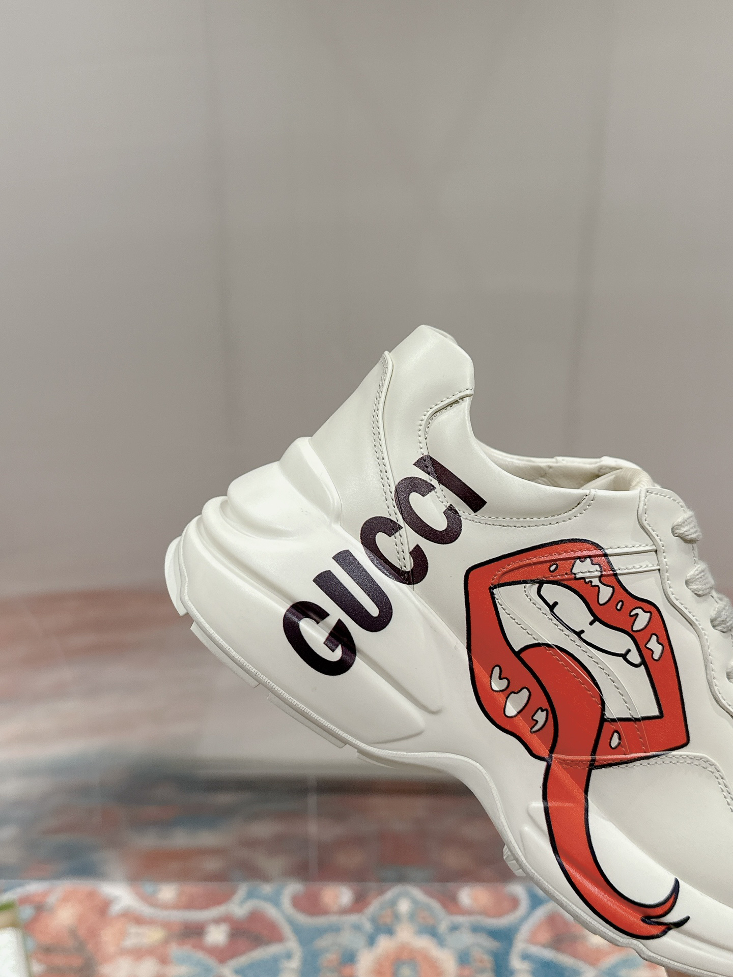 Gucci Sneakers-214
