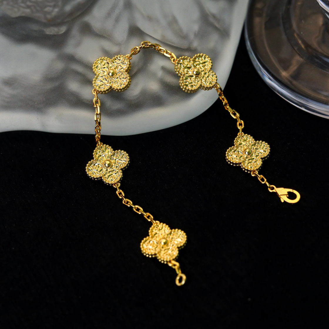 Van Cleef & Arpels Bracelet-80