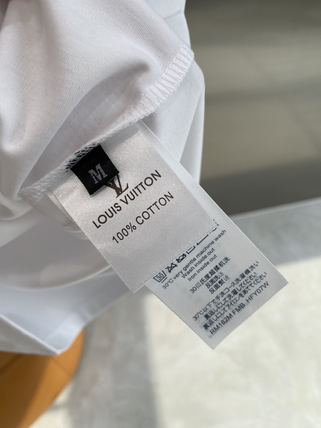LV clothing-30