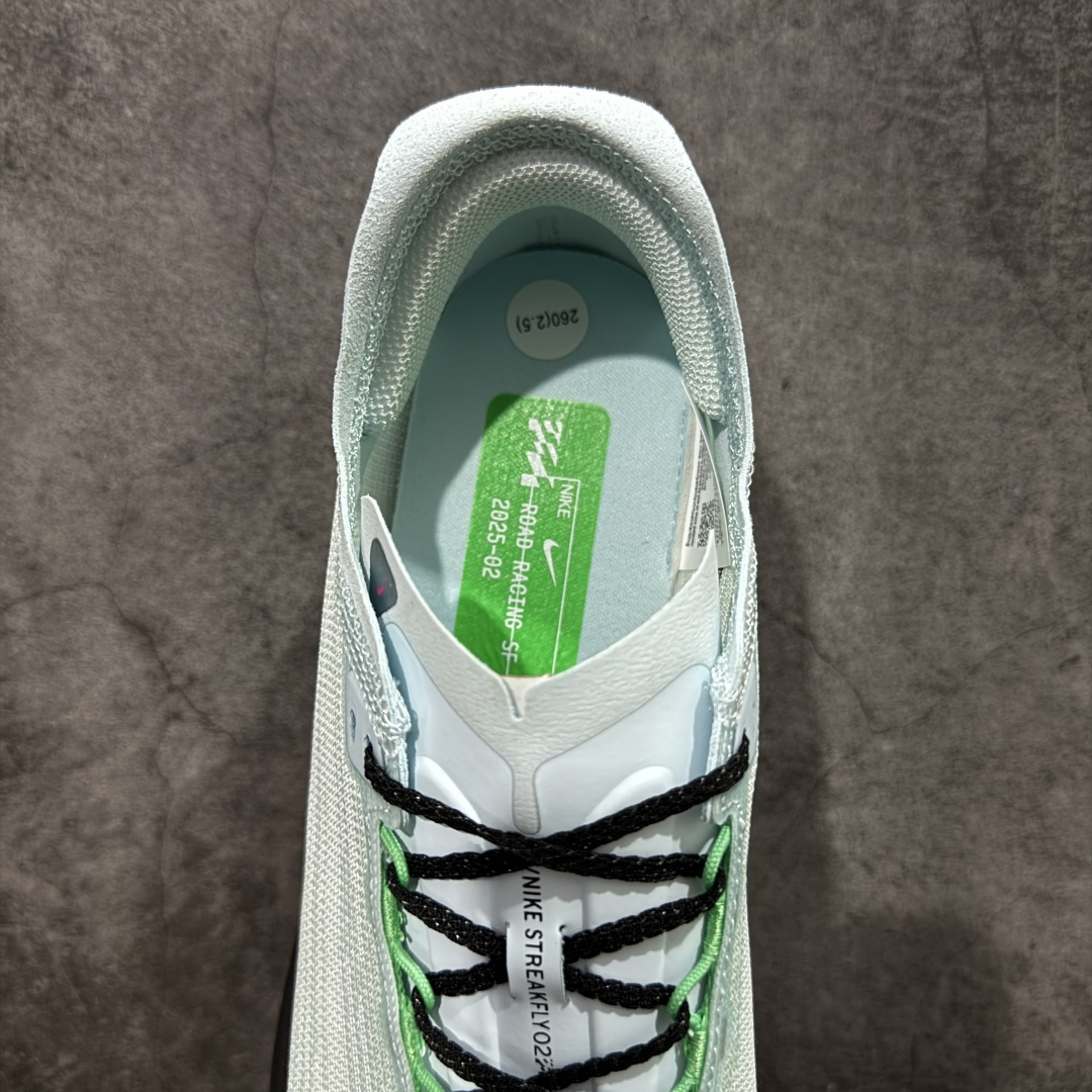 Nike Sneakers-101