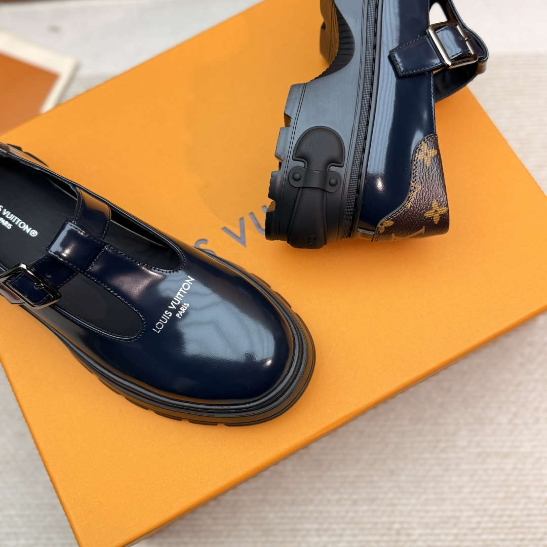 LV women's leather shoes-12